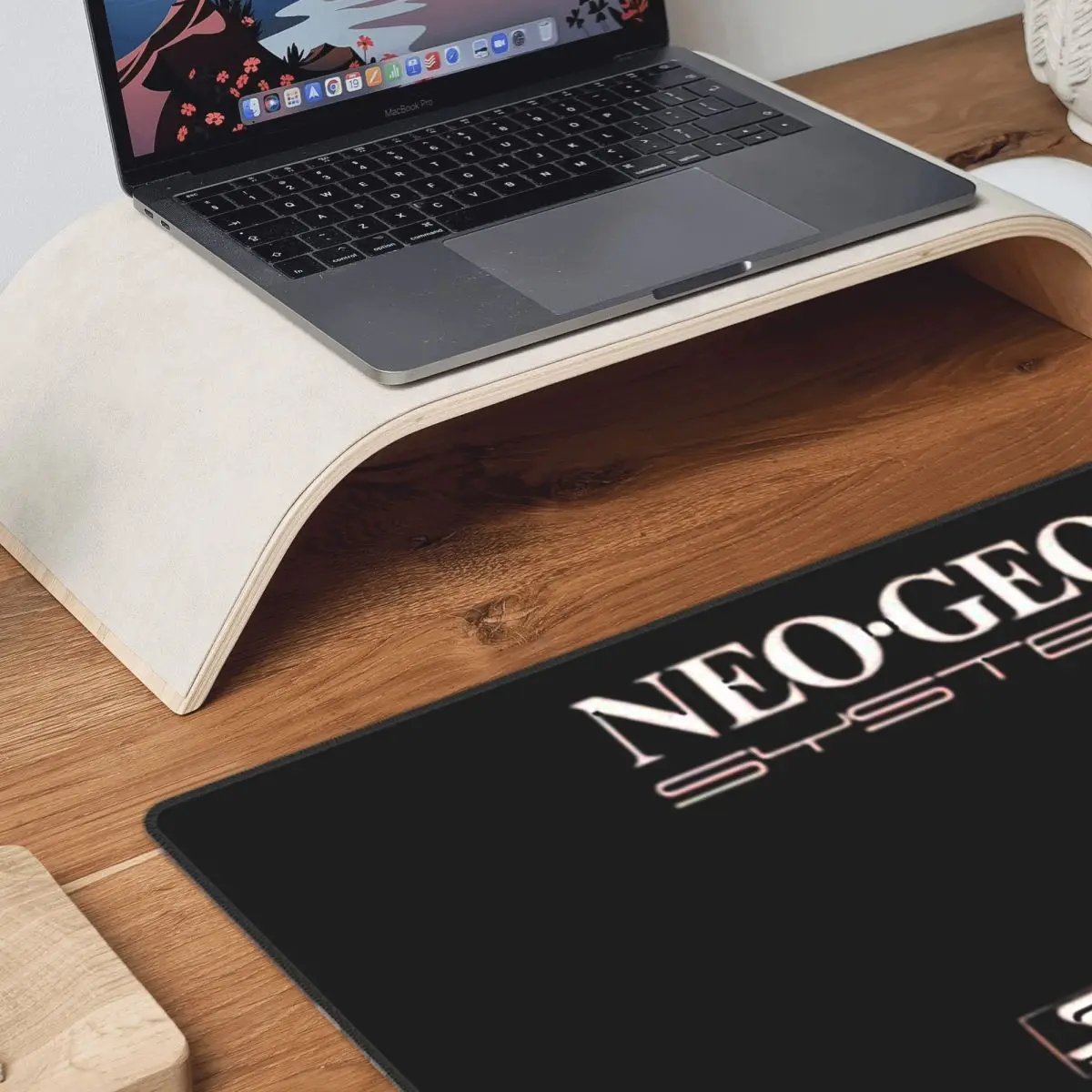 Tapete de Mesa Grande Neo Geo  - Laptop Accessories Logo avaliação e preço